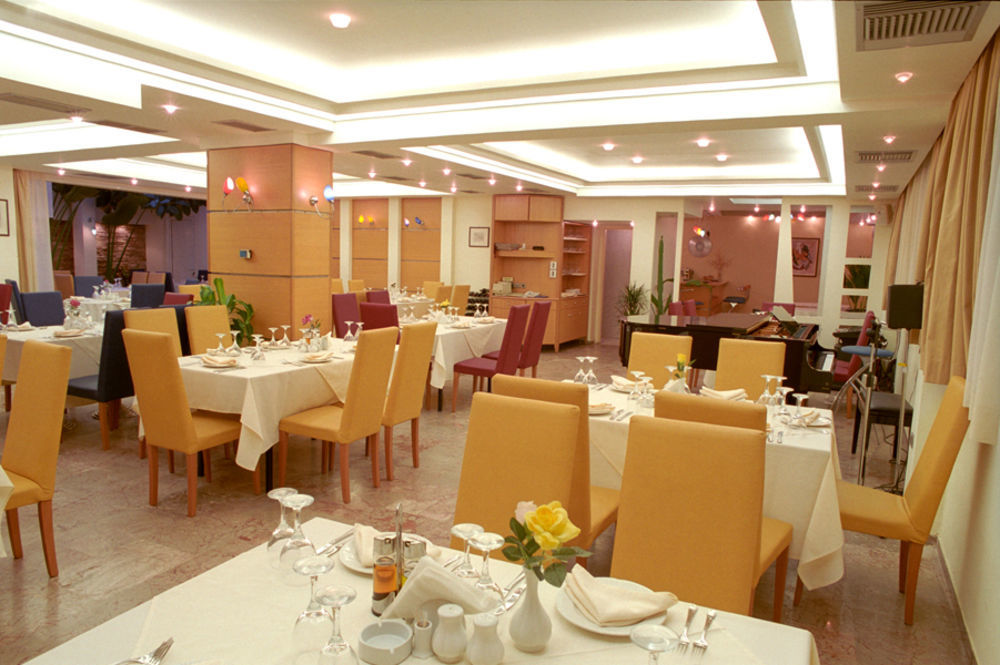 Preveza City Comfort Hotel Étterem fotó